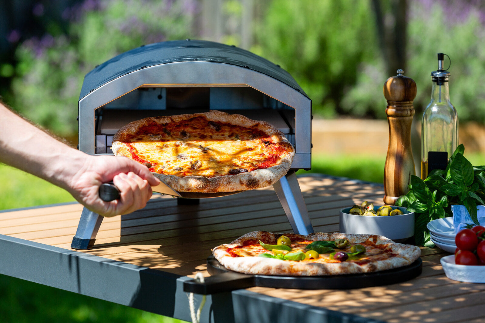 NNEDSZ Compact and Portable 12" Outdoor Electric Pizza Oven